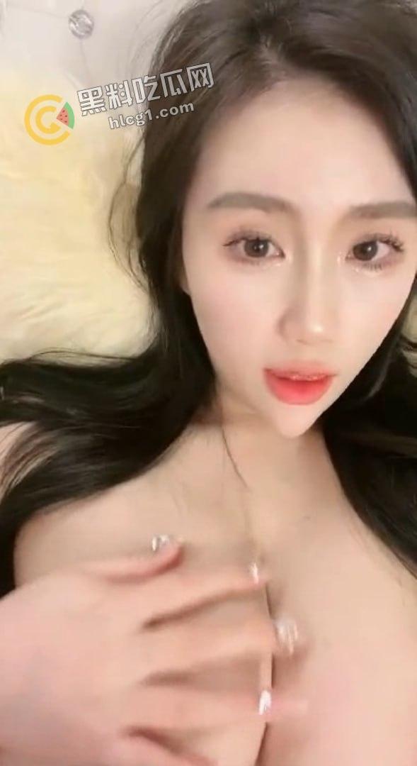 抖音小网红《尤美》与土豪大哥裸聊视频曝光，私密互动私下看逼！-5