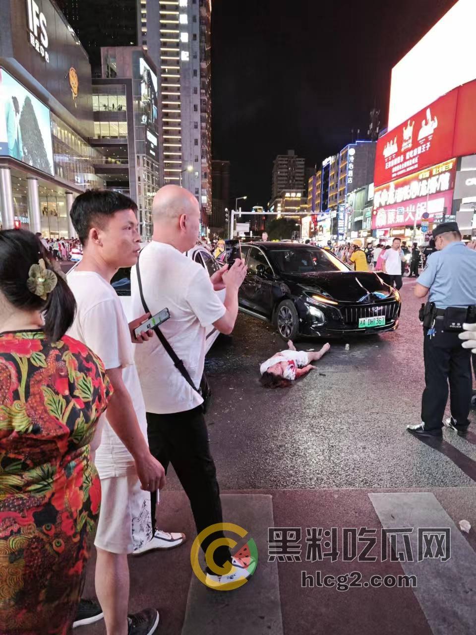 长沙五一广场惨剧真相大揭秘，网约车司机清理后座失控撞伤8人——酒驾毒驾排除，网约车司机到底干了什么-10