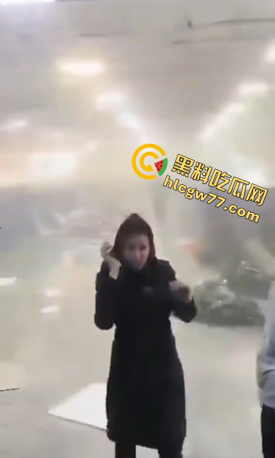 昨日伊朗沙希德拉贾伊港炸翻天！有个人玩化学品炸伤800人炸死25人，真是玩火自焚-6