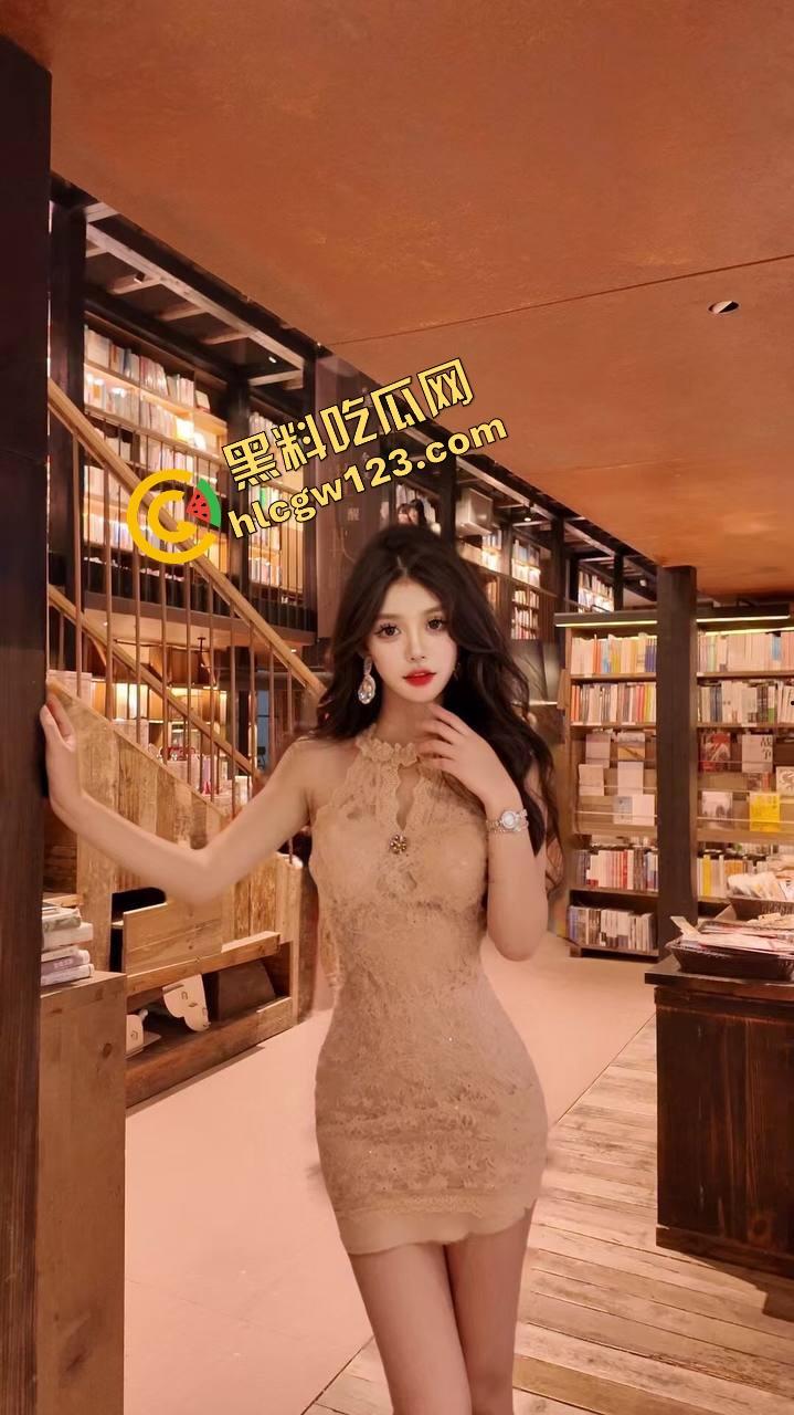 拍人体写真拍到肉棒硬出框，这摆拍这卡点男模小弟支帐篷，女模贴身摆拍，摄影师眼神都歪了！-4