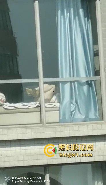 瓜友用华为手机偷拍邻居女孩看毛片自嗨！真TM清晰，以后干这事还是把窗帘拉上！这波偷拍真遥遥领先！-7