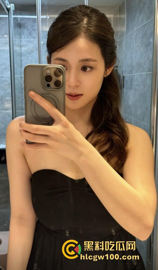 抖音擦边女神『小黄鱼』凭骚气出圈，直播思路清晰擦边到位，粉丝边掏钱包边咨询医美，钱包空了还得了！-7