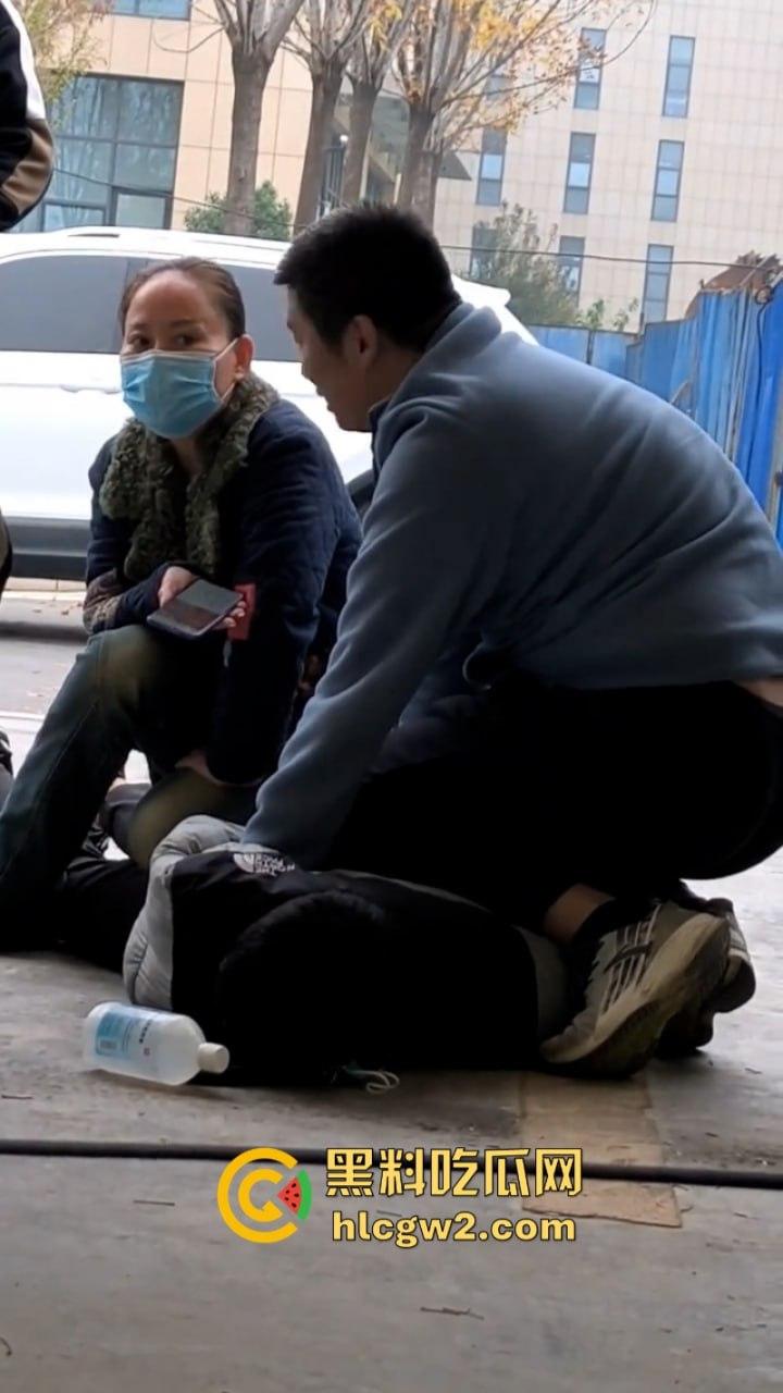 山东淄博小伙偷宝马车被车主发现当街扣押 年纪轻轻就在警局记录在册了-6