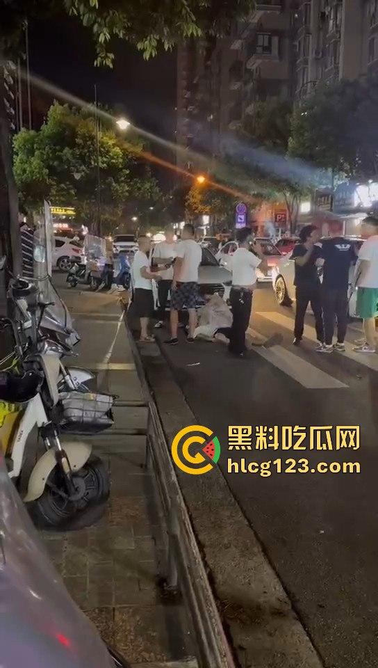 太原佳乐迪昨晚变命案现场！胖子钢棍砸人太阳穴，豪横劲一散瞬间懵了！-2