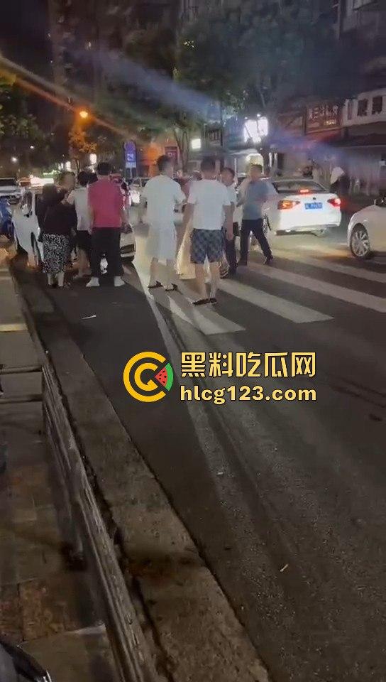 太原佳乐迪昨晚变命案现场！胖子钢棍砸人太阳穴，豪横劲一散瞬间懵了！-6