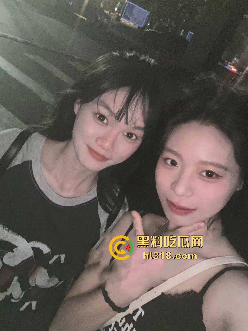 复旦大学清纯学妹【李怡】性爱视频曝光，反差母狗被后入打桩爆操，无套内射叫声无限淫荡！-2