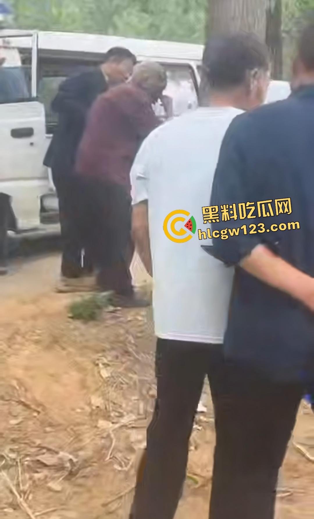 河南平顶山鲁山王大爷捡烟花炸头变黑鬼！右眼已瞎保不住，脑子里有骨头渣！-5