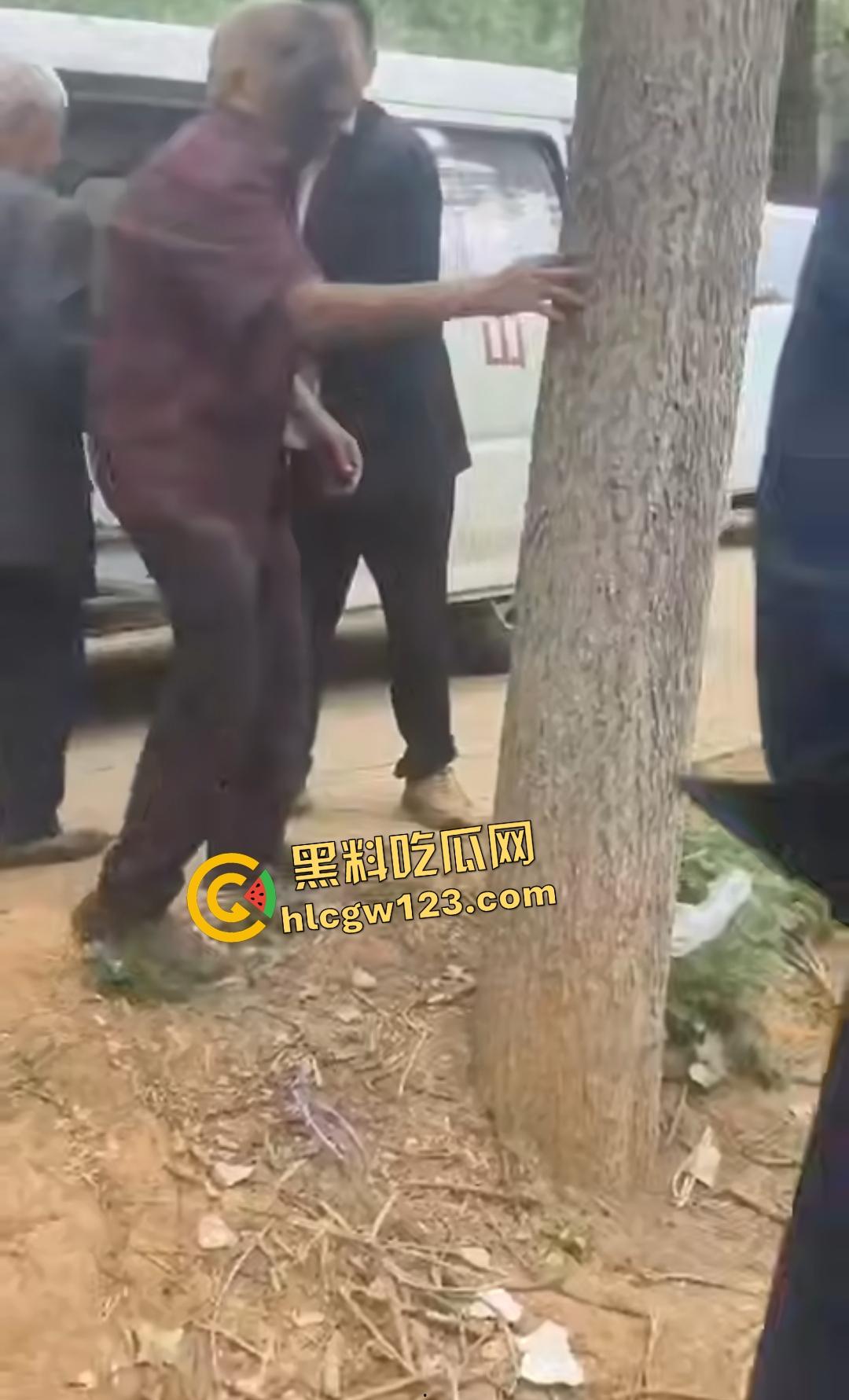 河南平顶山鲁山王大爷捡烟花炸头变黑鬼！右眼已瞎保不住，脑子里有骨头渣！-6