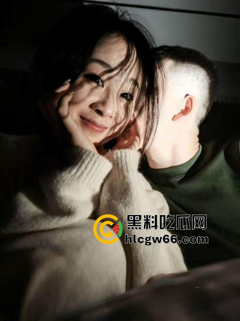 安徽阜阳幼儿师范21岁【杨梦瑶】厕所被同学夺走初夜，嫩逼自慰视频喷水流满地，浪得欠干死！-5