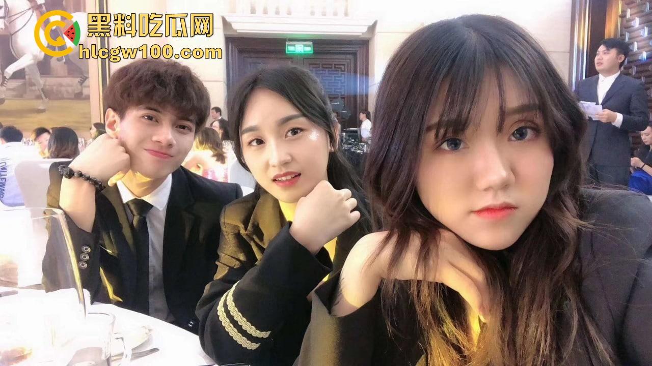 吃瓜！疑似抖音游戏网红【一条小团团OvO】与金主大战视频爆出，娇喘连连打桩机式疯狂  一秒变母狗!-6