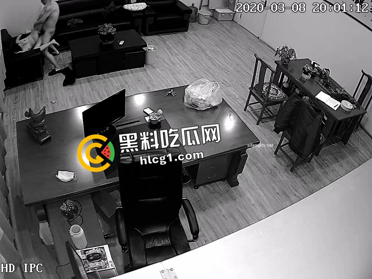 河北妇女主任办公室偷情忘关监控 风骚少妇被按在沙发上爆操 日以继夜偷情 最全版本视频流出-8