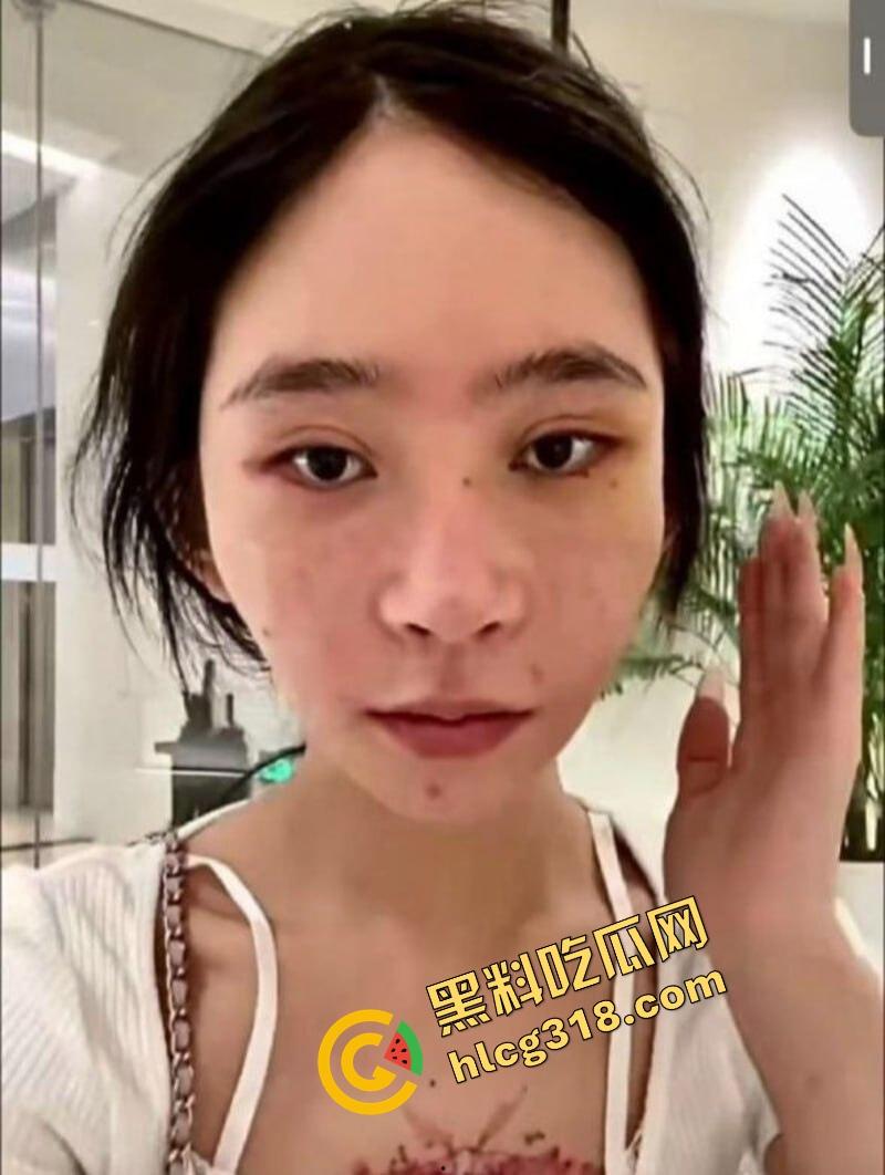 抖音63万粉『擦边女神哎呀』原来私下是推特检员妹子，一边审核黄片一边自己在玩真空跳舞？-12