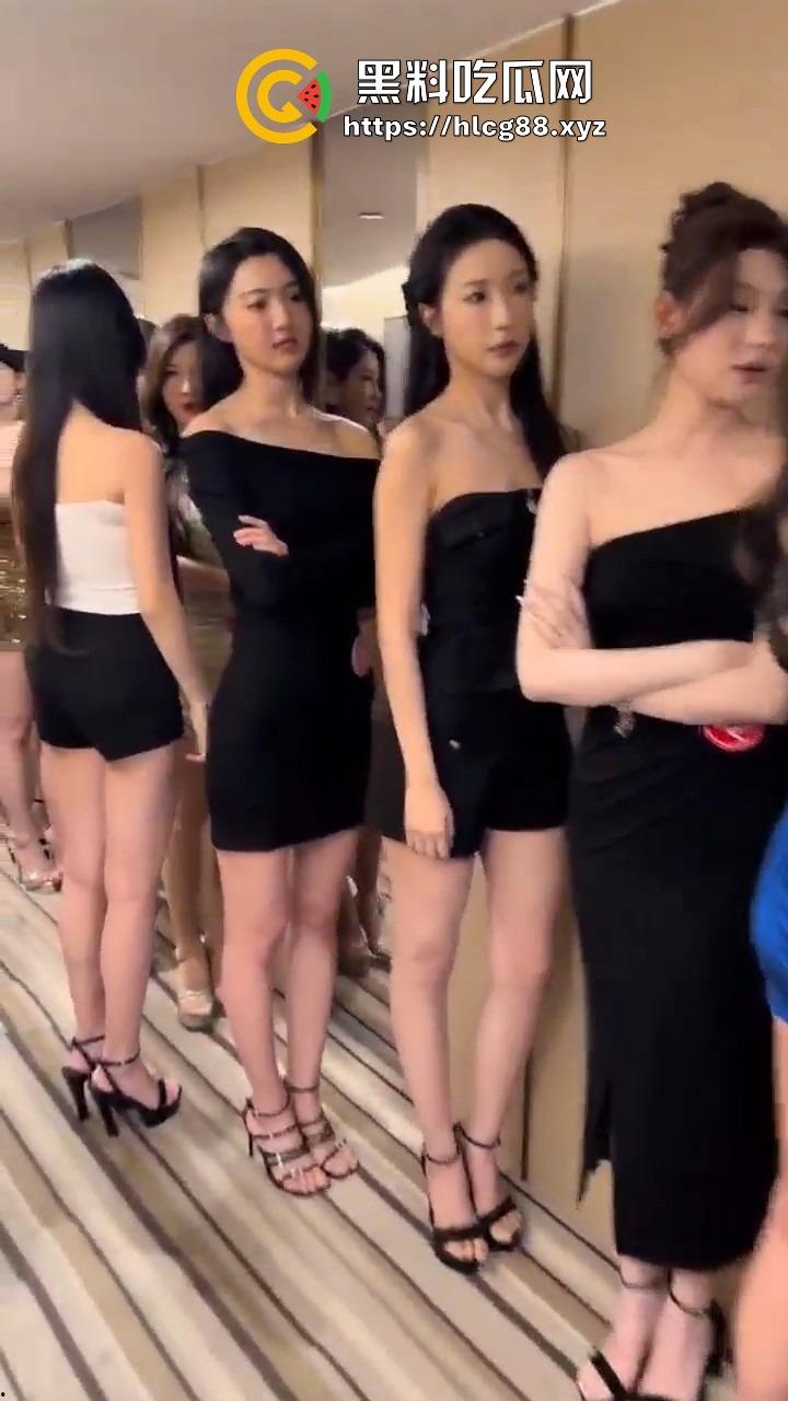 上海车展车模面试操场，美逼挑花眼，选上身价3K硬操起步，白天晚上双份爽，选不上就擦边卖逼！-5