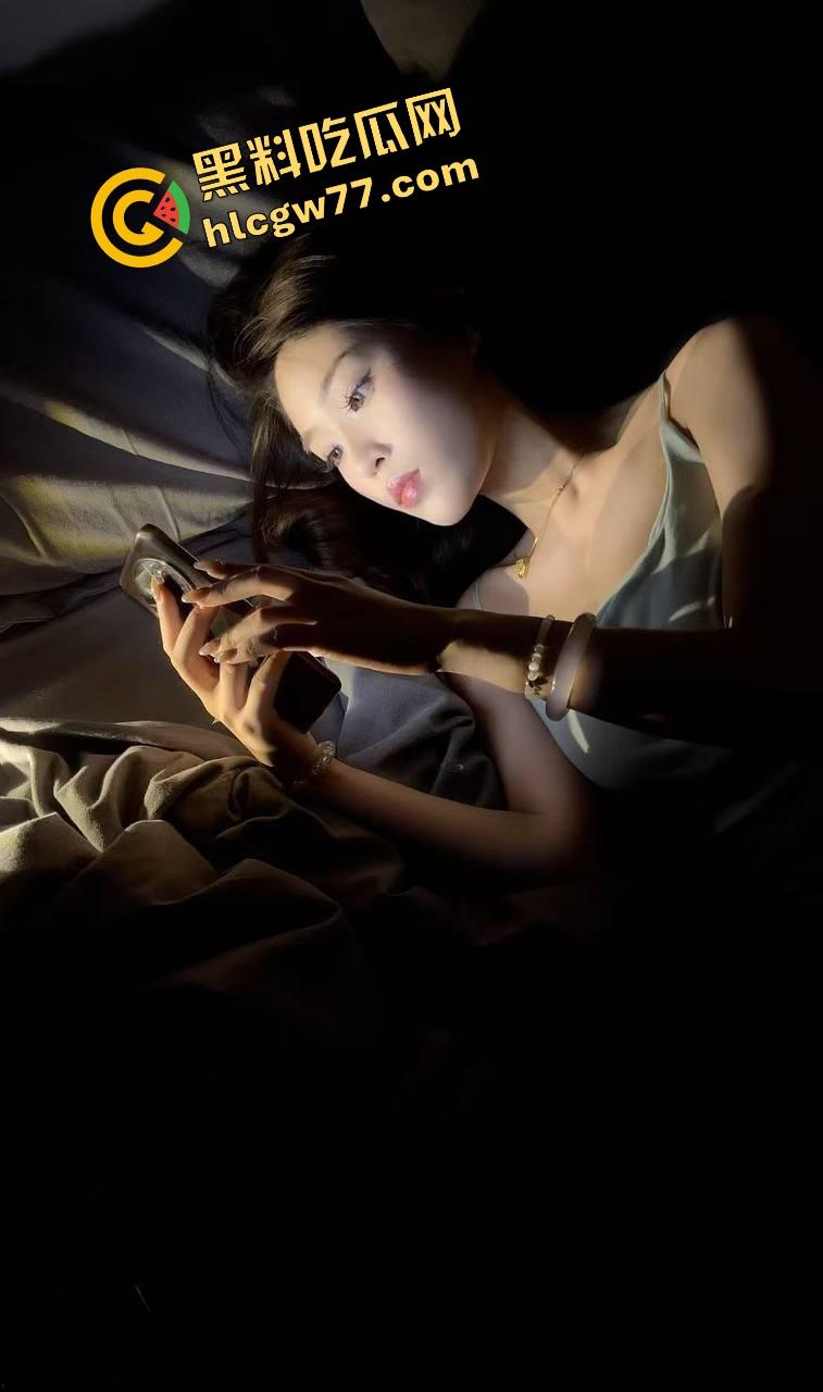 长沙文员『李梦』出轨，前夫放出露脸爆操全套，舔棒自拍撅逼样样齐，漂亮小媳妇变肉便器！-8