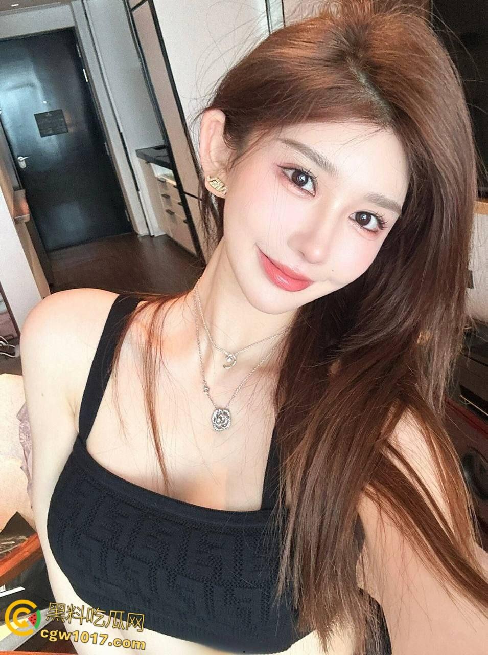 推特约炮大神【一杆钢枪 】，3p调教高颜值气质母狗，蜘蛛侠开裆情趣制服，完美炮架子叫的人骨头都酥了！-2