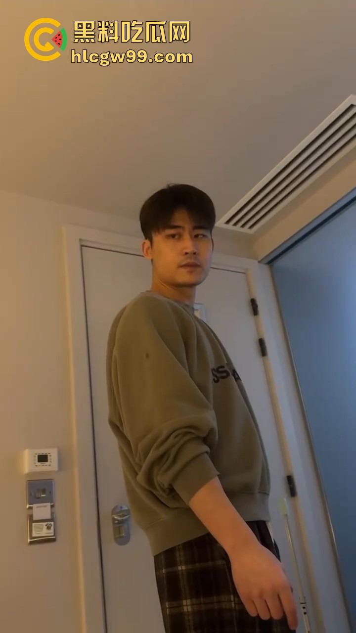 伦敦留学生与卖家交易气球因迟到大战，气球买卖差点变搏击赛，现场手指流血画面曝光！-7