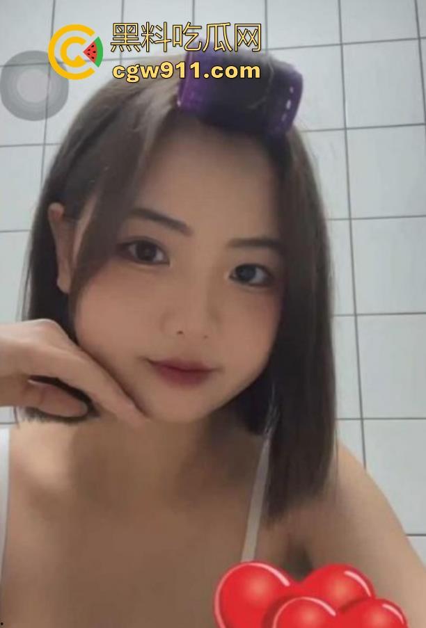 长春巨乳清纯实习女大，私密性爱视频遭渣男泄密！露脸口交骑乘坐屌，后入猛烈抽插，豪乳晃动激情四溢！-1