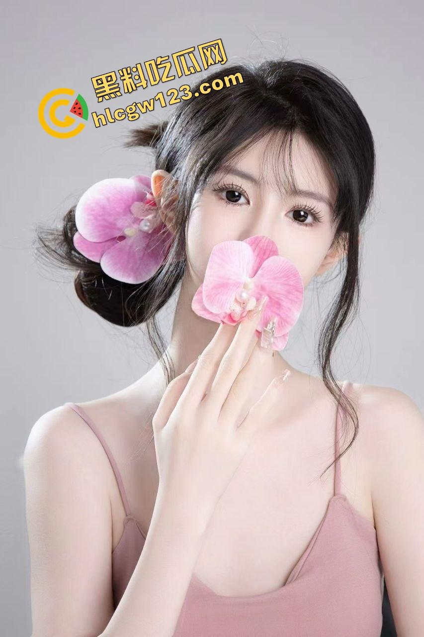 破处到底有多疼？妹子哭着咬被角，喊着别进了，疼得像被撕开，像是小穴在流血叫救命！-8