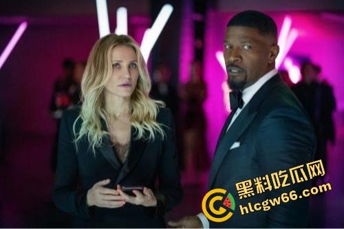 2025最新动作猛片《重返行动》震撼来袭！顶级特工夫妻重出江湖，一边打架一边撒狗粮，燃爆全场！-4