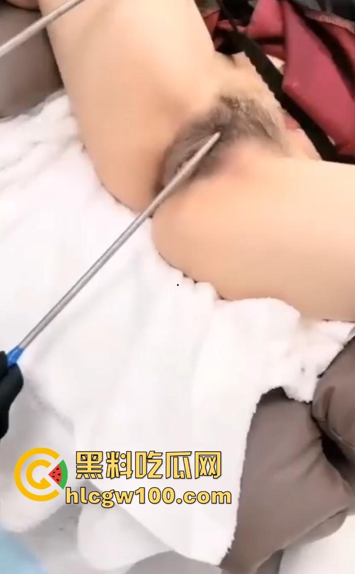 黑丝高跟电击鲍鱼了解一下，少女被调教到淫叫抽搐，带电的鲍鱼咬一口怕是连舌头都麻，你敢吃电击鲍鱼吗？-9