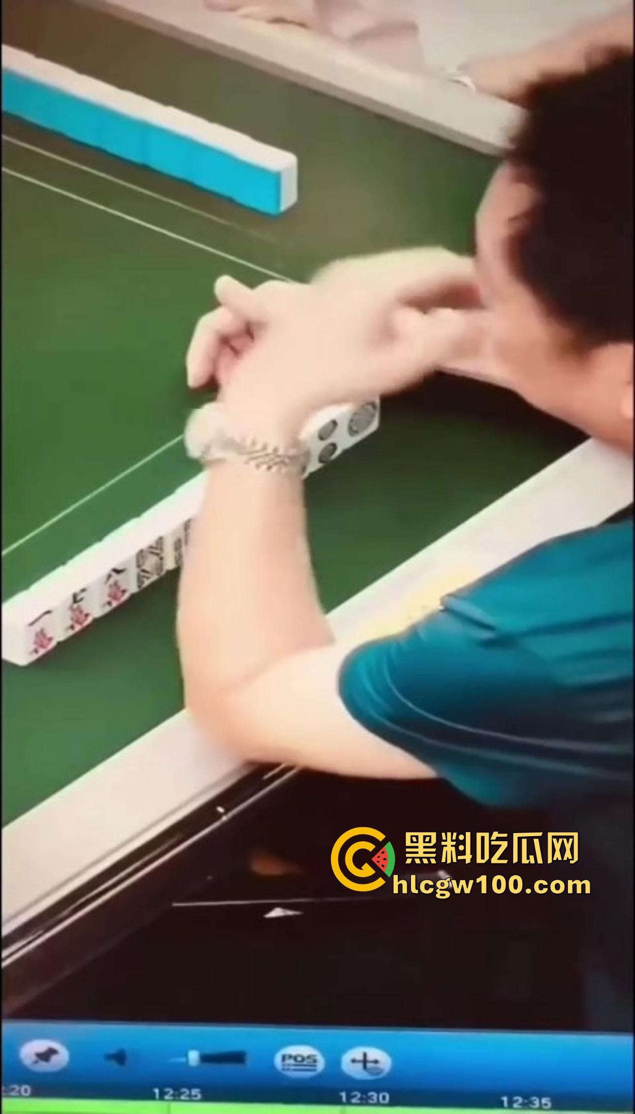 快过年了警惕千王之王，棋牌室暗藏高能，监控下轻松翻牌，十几番胡牌跟喝水一样，别让年都输没了！-1