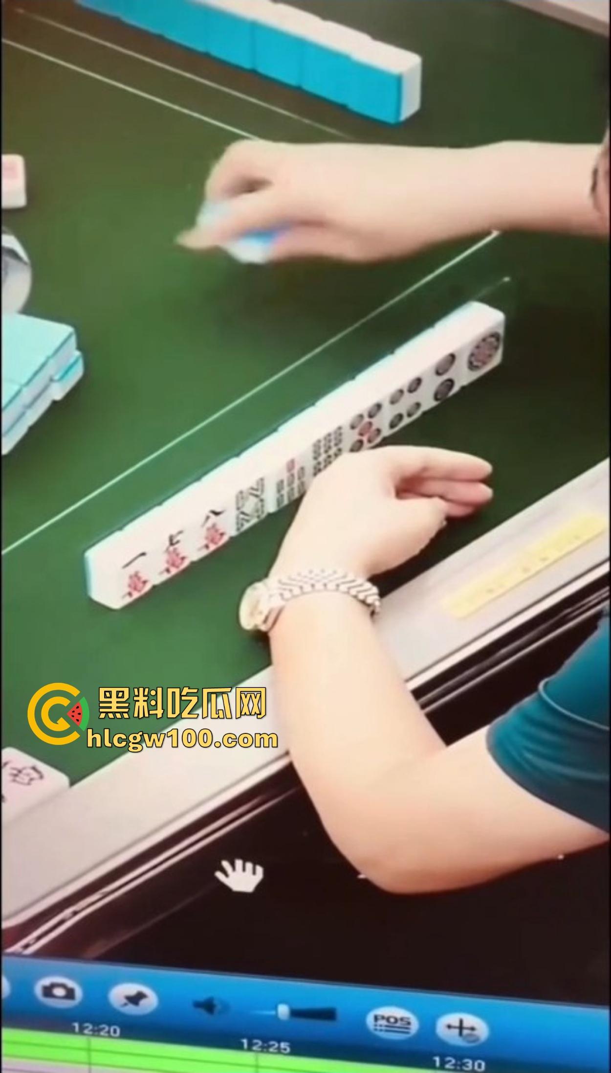 快过年了警惕千王之王，棋牌室暗藏高能，监控下轻松翻牌，十几番胡牌跟喝水一样，别让年都输没了！-4