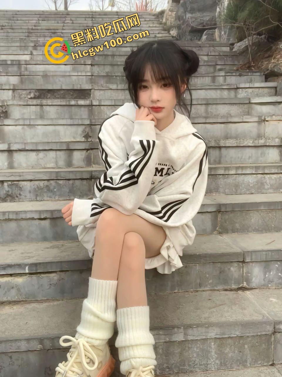 江西南昌清纯嫩妹反差少女【李晨柠】被精神小伙得吃，酒店约炮各种淫荡草逼娇喘！独家曝光流出！-3