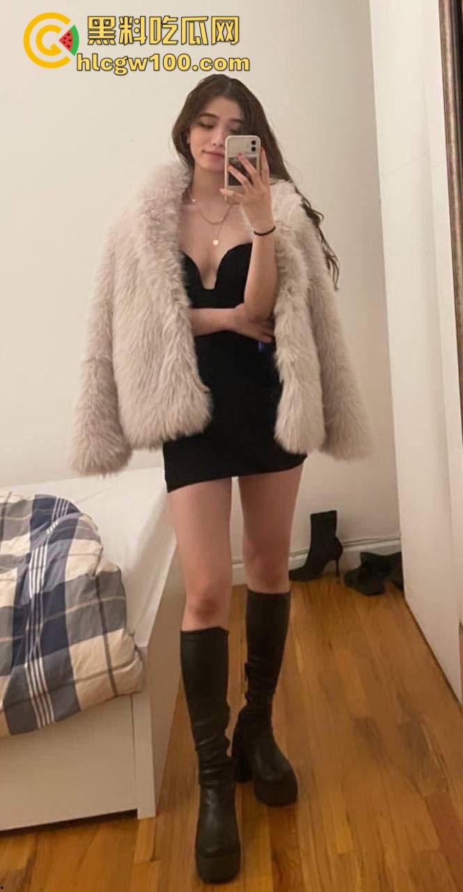 美国加州大学留学生【孙敏云】牧羊犬体质国外被老外开发，双飞玩到嗷嗷叫，一个逼塞一个嘴吃，真把洋人伺候得服服帖帖！-8