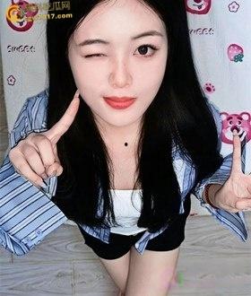 宁夏银川长腿美女【郝丹】，身材火辣性感，白丝美腿女仆制服，沙发无套轻操慢插嫩穴，全程娇喘连连 ！-2