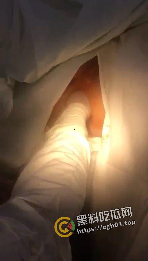 逆天！肛门掏出遥控器 这一定是不小心进去的吧  现场视频流出-2