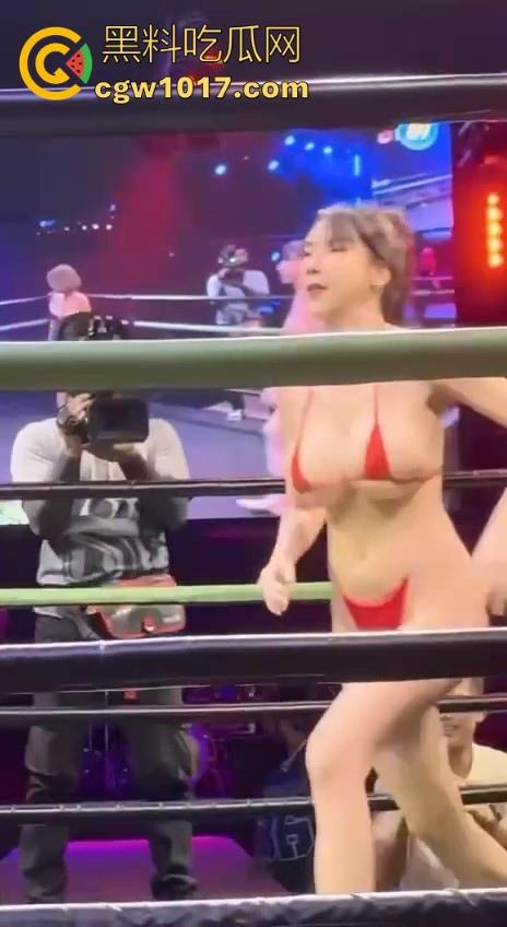 顶级拳击赛事推出，全新比基尼拳击大赛强势来袭！极品大奶女拳手互相厮杀，扯奶子掏逼都使上，啥时候到我上场打！-3