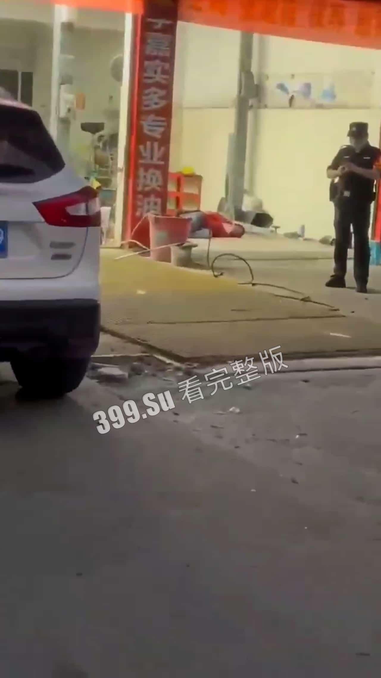 仇杀现场 合集  到底受了多大的委屈才能当街袭杀-1