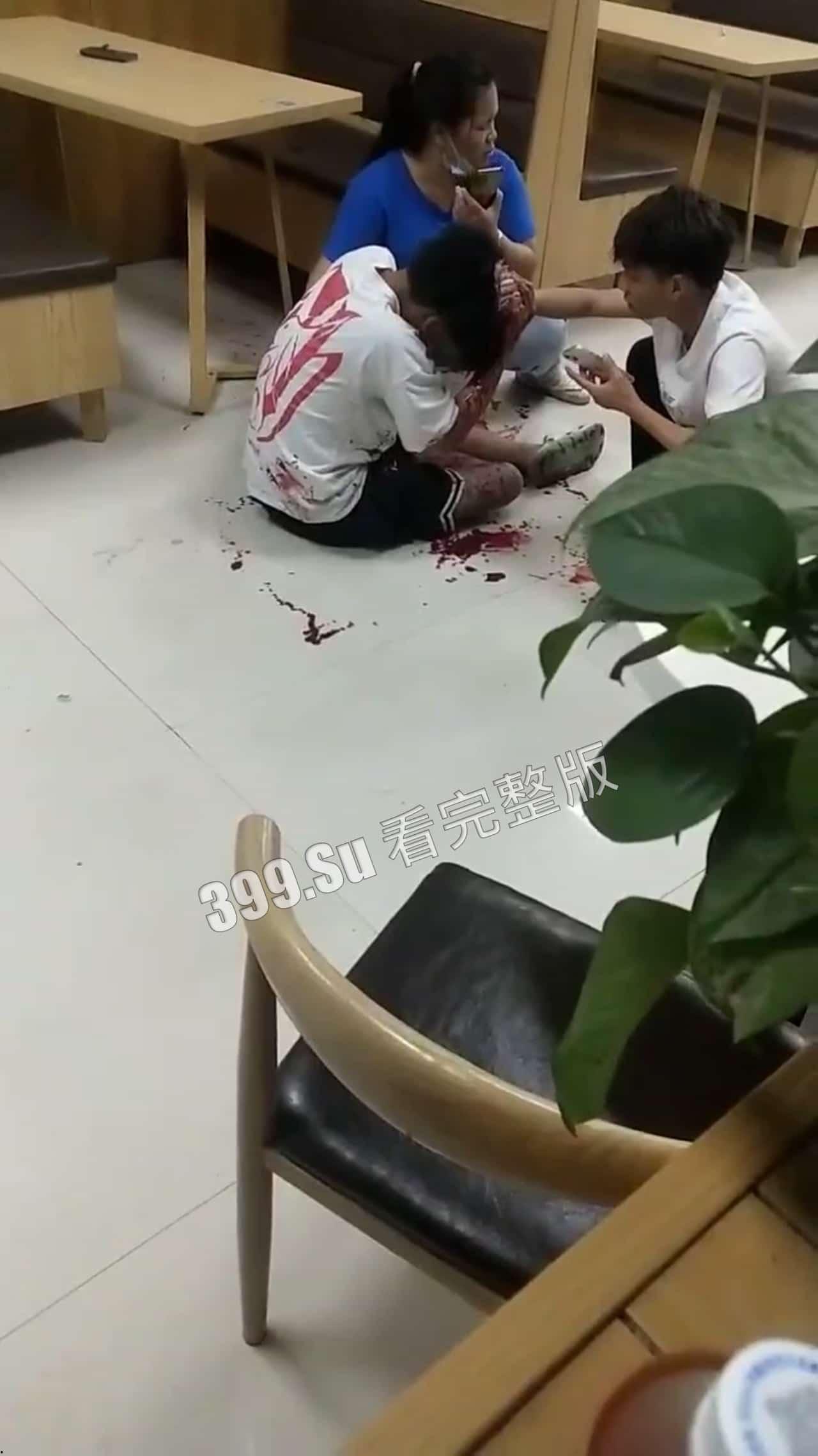 仇杀现场 合集  到底受了多大的委屈才能当街袭杀-4