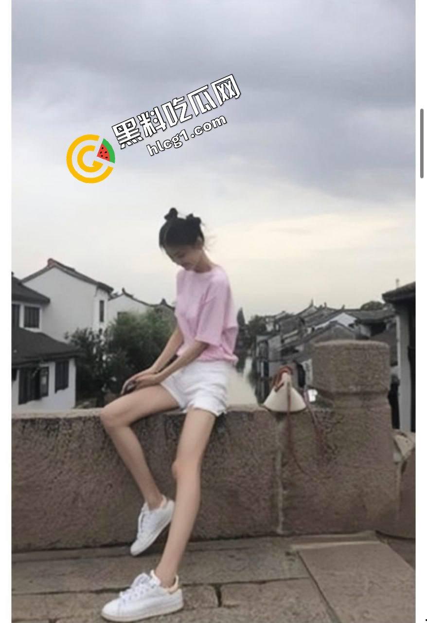 上海师范大学校花吃鸡巴视频曝光，爱好王者荣耀，疑似小代变干爹！-1