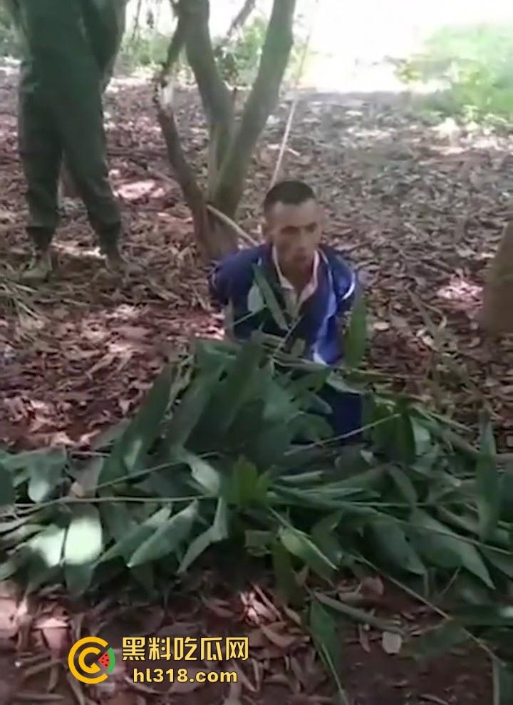 禽兽父强奸亲生女儿！导致女儿怀孕，村民愤怒自发替天行道，吊打禽兽生父，这种人就该打死！-4