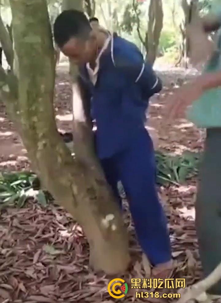 禽兽父强奸亲生女儿！导致女儿怀孕，村民愤怒自发替天行道，吊打禽兽生父，这种人就该打死！-7