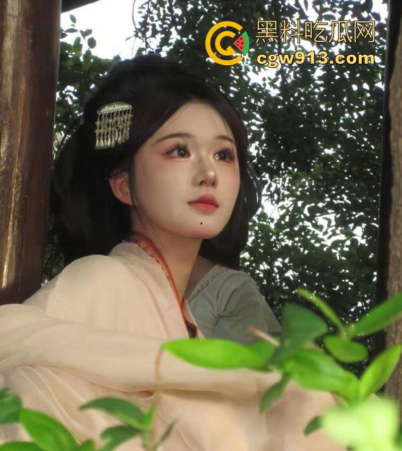 杭州师范学院【董雯琴】约炮成瘾私密视频流出，反差学姐露脸深喉吃鸡，火辣翘臀惨遭炮友猛攻！-1