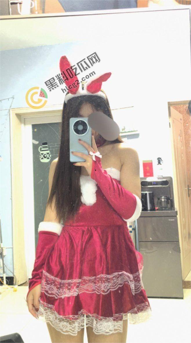 重庆高颜值美女「李欣」性爱自拍视频泄密，百度网盘重口味日常曝光-1