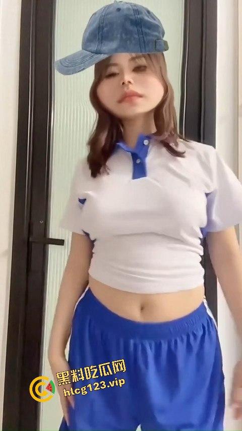 抖音80万网红【桃柒柒】裸舞玩出新花样！开灯关灯激凸擦边诱惑，粉丝炸锅内容已被隐藏！-12