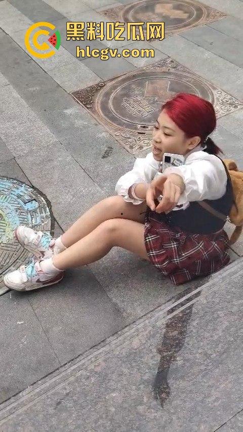 瓜友爆料河北石家庄07年出生的【王玉媌】，疑似群P上瘾却不嫌丢人，身上衣服全是炮友赠送！-4