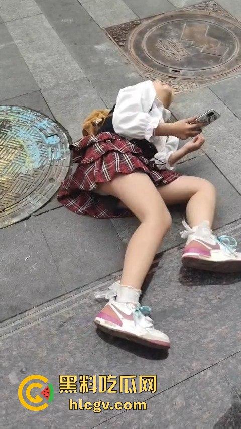 瓜友爆料河北石家庄07年出生的【王玉媌】，疑似群P上瘾却不嫌丢人，身上衣服全是炮友赠送！-5