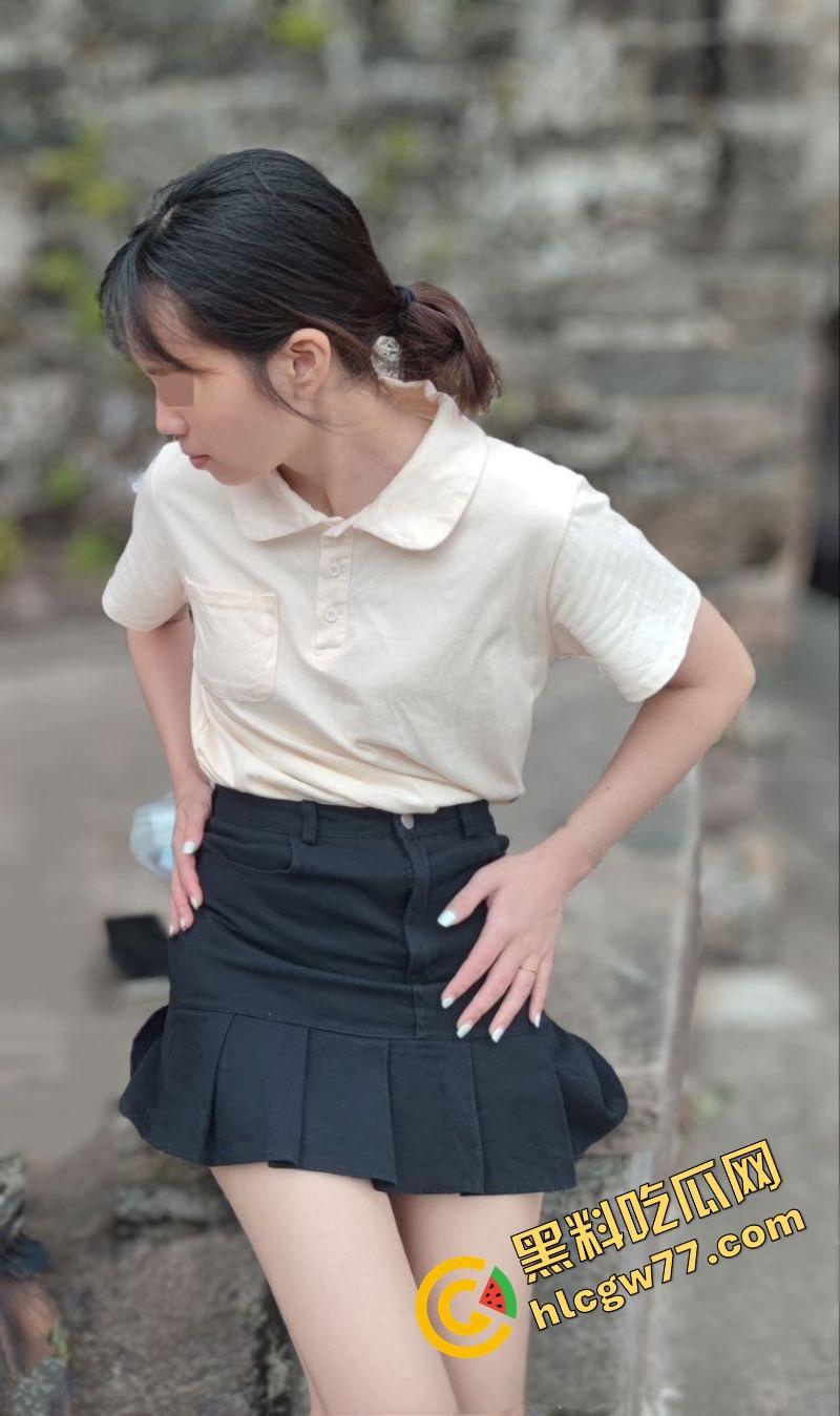 绿帽男爆料自家骚妻，19cm鸡巴酒店房内狂操暴露母狗本性，腿张成M型爽到抽搐！-3