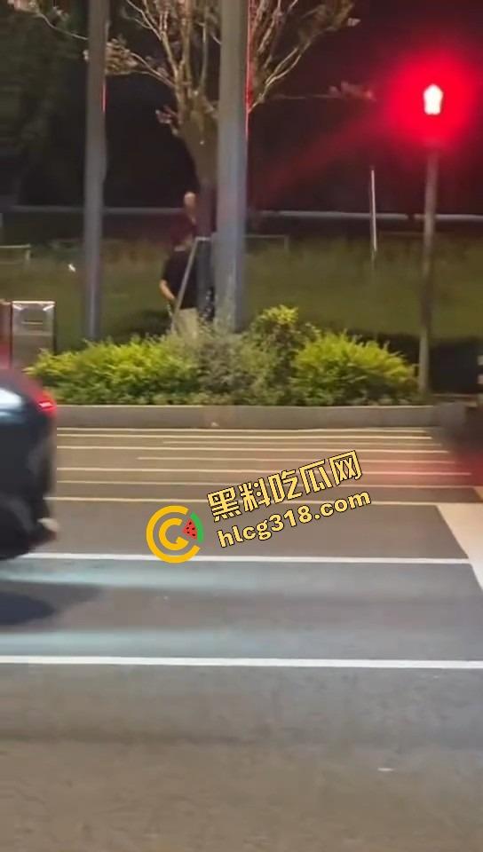 苏州石湖抓奸，小姑子偷情姐夫当街喊老公，亲姐怒吼开撕你喊得真顺嘴啊！-6