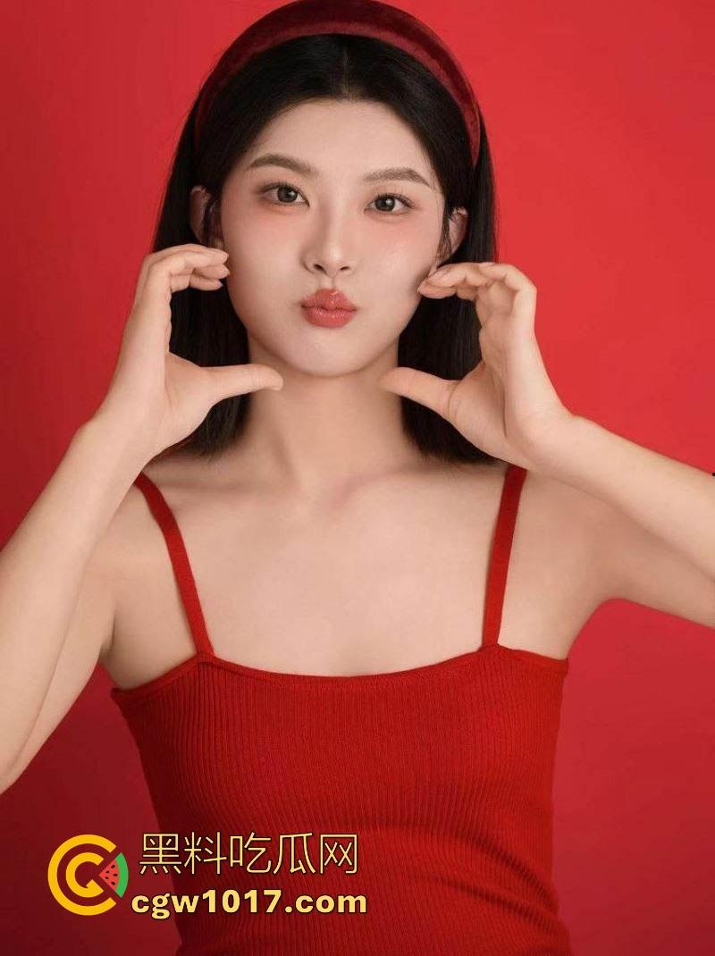 杭州气质女神【李婉汐】不雅视频流出，被无套爆操调教，口交深喉眼神销魂，直击灵魂的反差婊巅峰，实在是太骚了！-2