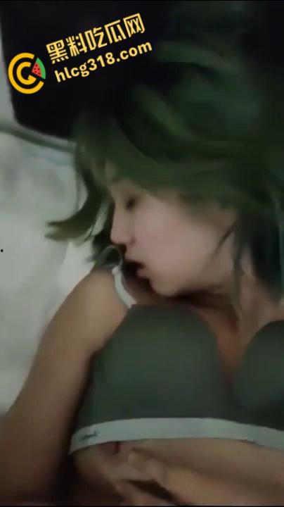 浙江外国语学院【张钰娇】，清纯反差绿发妹，高铁千里送炮，口活一流嫩穴随便内射！-5