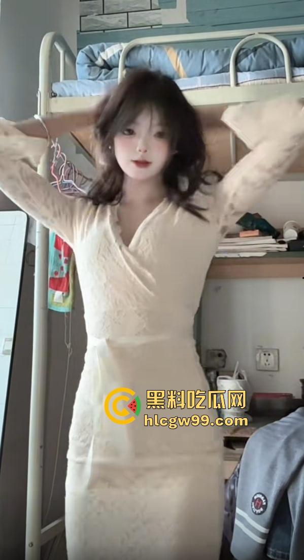 陕西06后小M，抖音找爹被成功包养，结果主子JK日逼床照共享推特，生怕亲妈看见才下架！黑料绝版独家曝光！-5