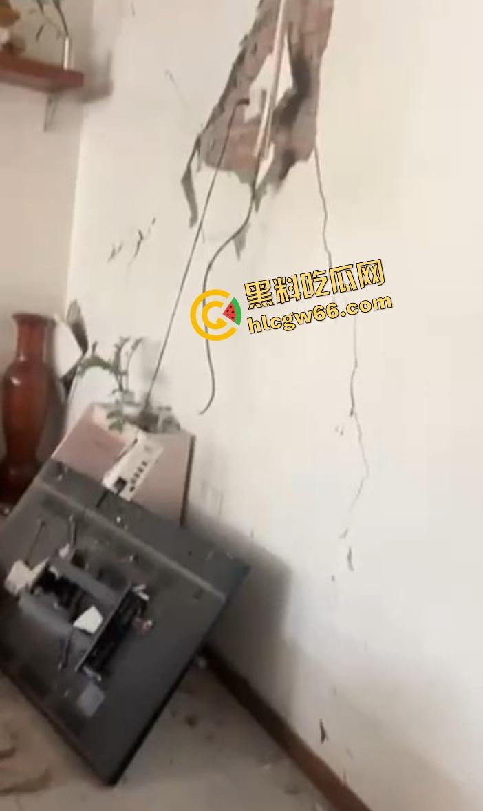 缅甸瓦城突发7.9级强震，中印孟老缅泰全体摇烂，泰国人民逃命式冲出大厦，猪仔们你们还好吗？-11