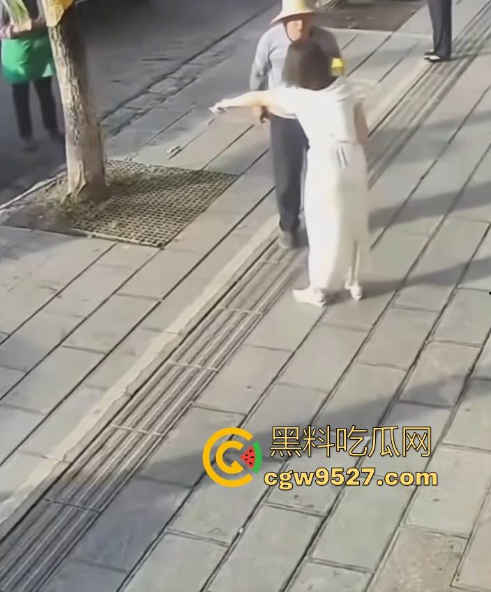 长春商店老板娘好心帮扶，反遭讹诈和辱骂，现在这社会呀真不能去乱扶别人，一讹起来你解释不清！-2