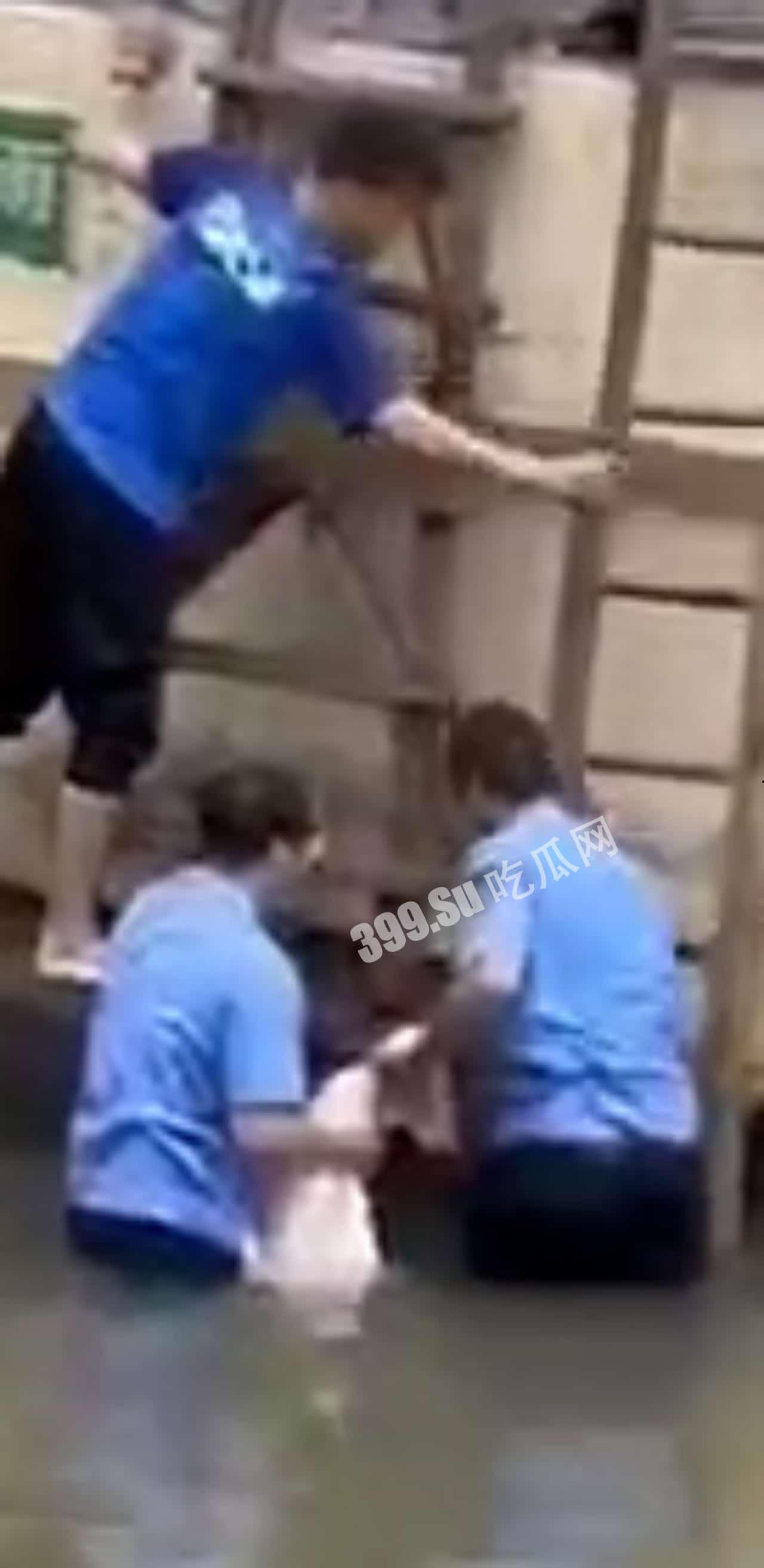 5月3日，广东 佛山 这小姐姐选择这样的一个方式结束自己 #跳河-5