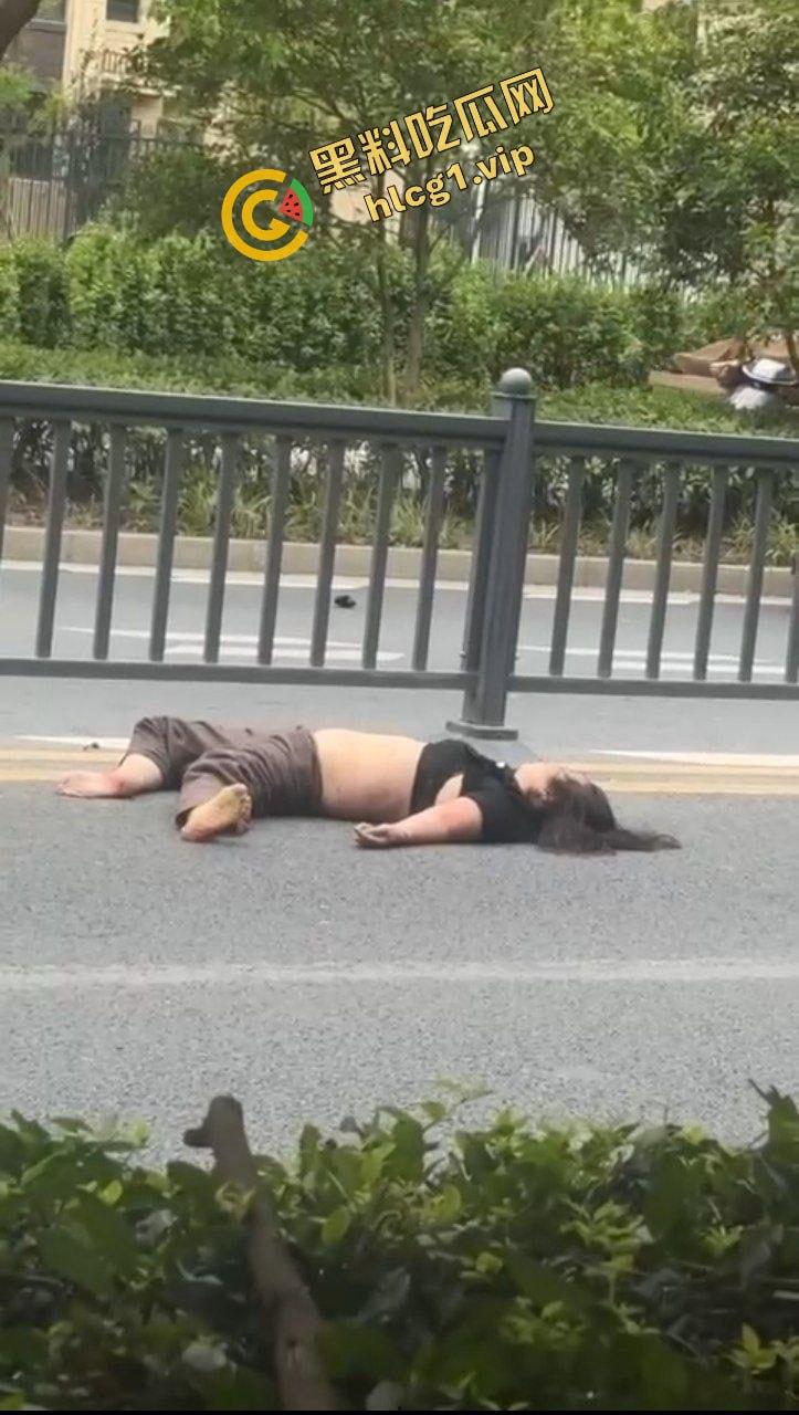 新能源极氪001 极速飞车黄毛 刚结婚大喜就出车祸！致2死1伤！-16